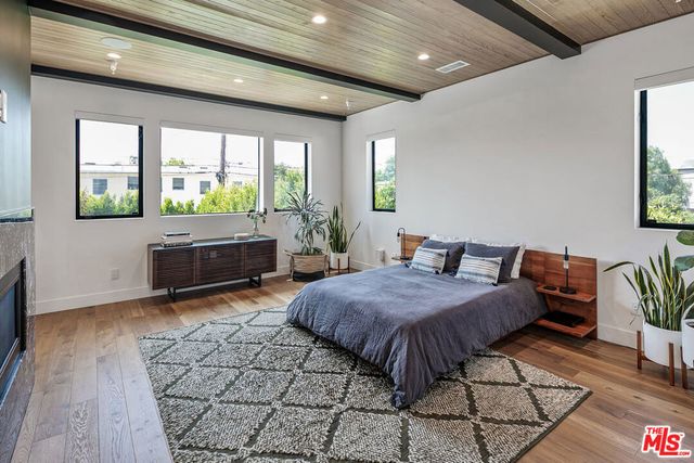 1037 Palms Boulevard, Venice, CA 90291