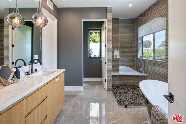 1037 Palms Boulevard, Venice, CA 90291