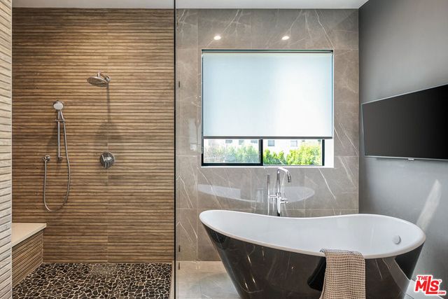 1037 Palms Boulevard, Venice, CA 90291