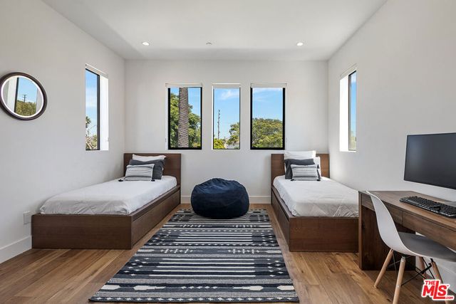 1037 Palms Boulevard, Venice, CA 90291