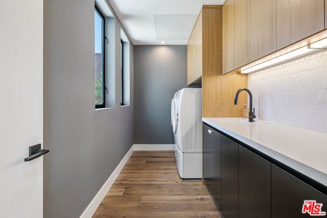 1037 Palms Boulevard, Venice, CA 90291