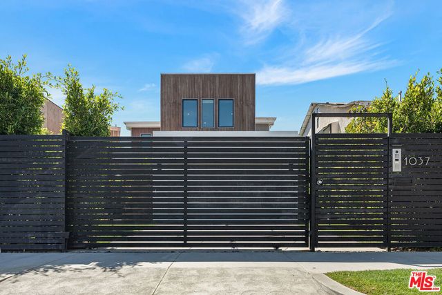 1037 Palms Boulevard, Venice, CA 90291