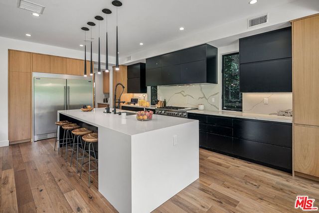 1037 Palms Boulevard, Venice, CA 90291