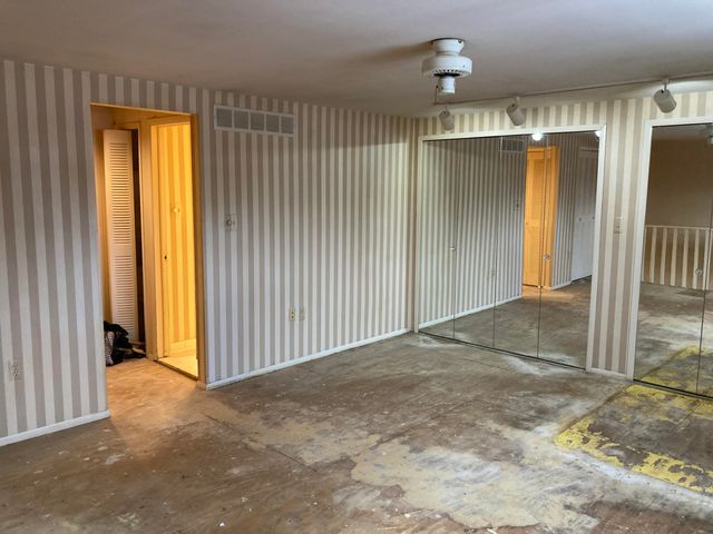 5065 Crooks 49, Royal Oak City, MI 48073