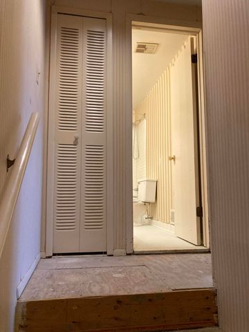 5065 Crooks 49, Royal Oak City, MI 48073