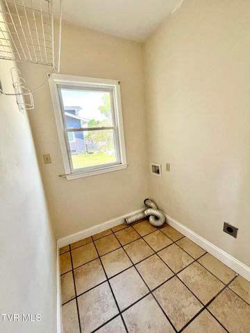 835 Highland Avenue, Bristol, VA 24201