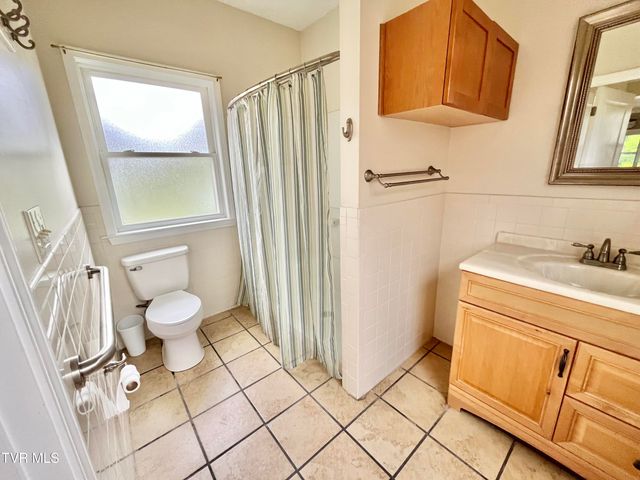 835 Highland Avenue, Bristol, VA 24201