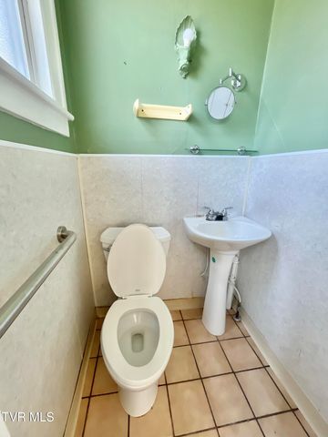 835 Highland Avenue, Bristol, VA 24201