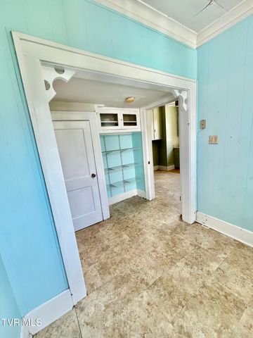 835 Highland Avenue, Bristol, VA 24201