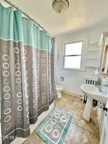 835 Highland Avenue, Bristol, VA 24201