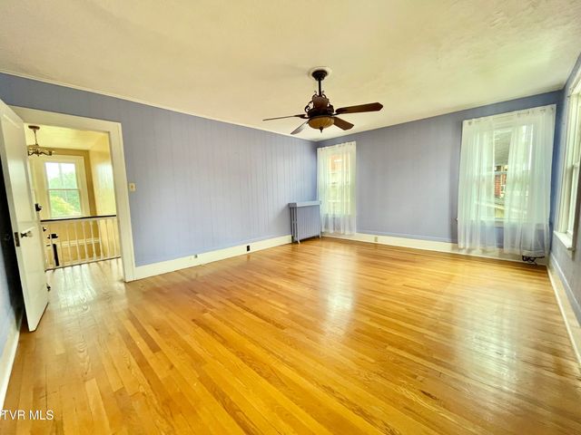 835 Highland Avenue, Bristol, VA 24201