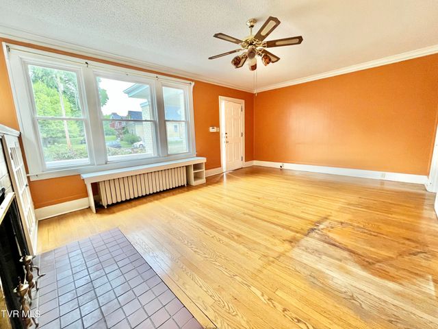 835 Highland Avenue, Bristol, VA 24201