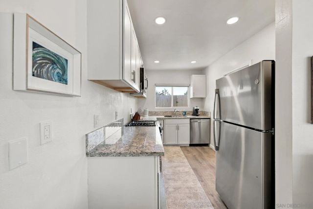 312 N Acacia Ave, Solana Beach, CA 92075