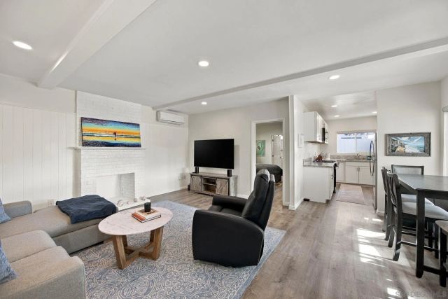 312 N Acacia Ave, Solana Beach, CA 92075