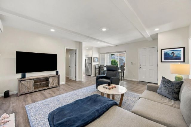 312 N Acacia Ave, Solana Beach, CA 92075