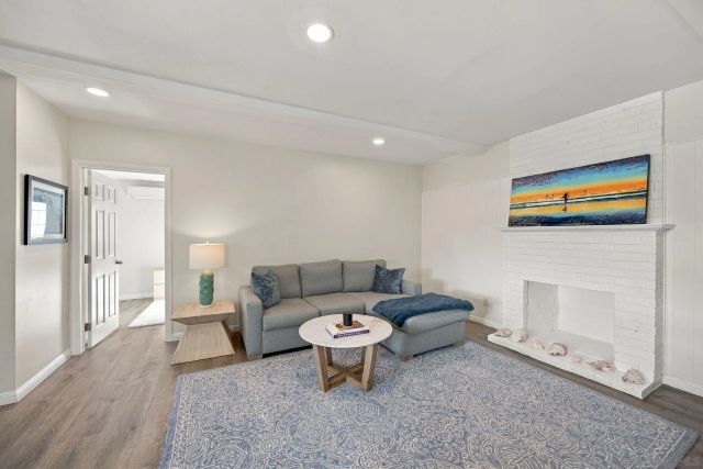 312 N Acacia Ave, Solana Beach, CA 92075