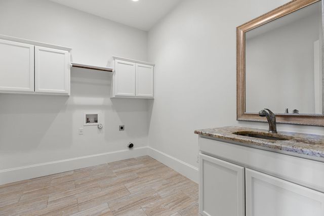 1124 County Road 301, Elgin, TX 78621