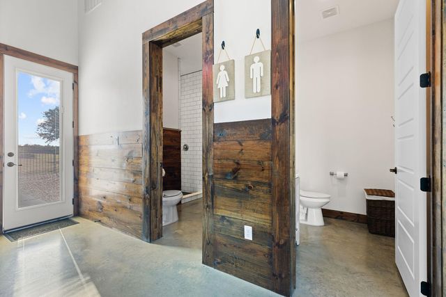 1124 County Road 301, Elgin, TX 78621