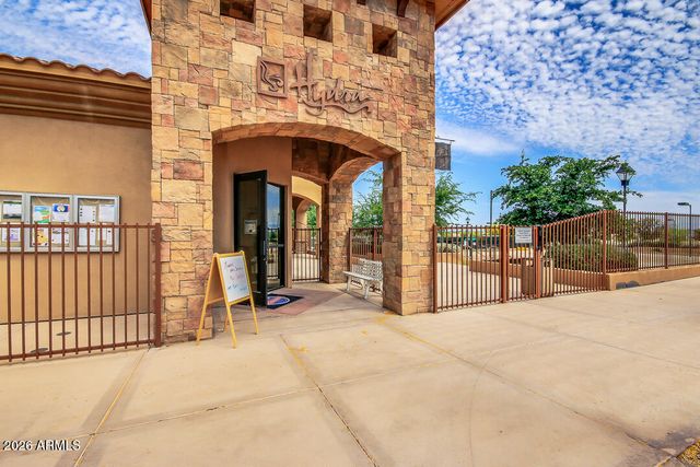 3306 E MEADOWVIEW Drive, Gilbert, AZ 85298