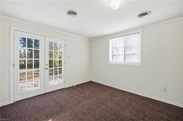 1924 Zinzer RD, Hampton, VA 23663