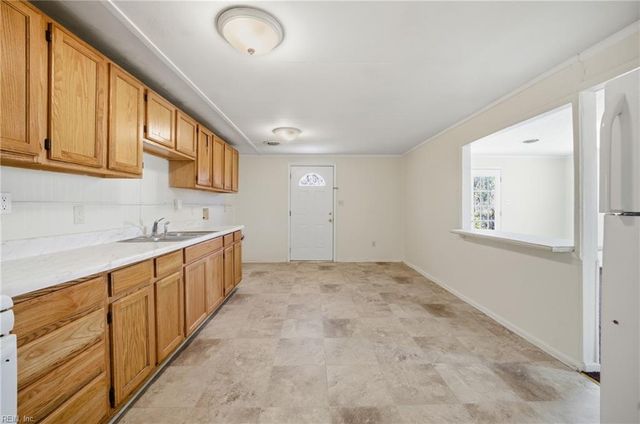 1924 Zinzer RD, Hampton, VA 23663