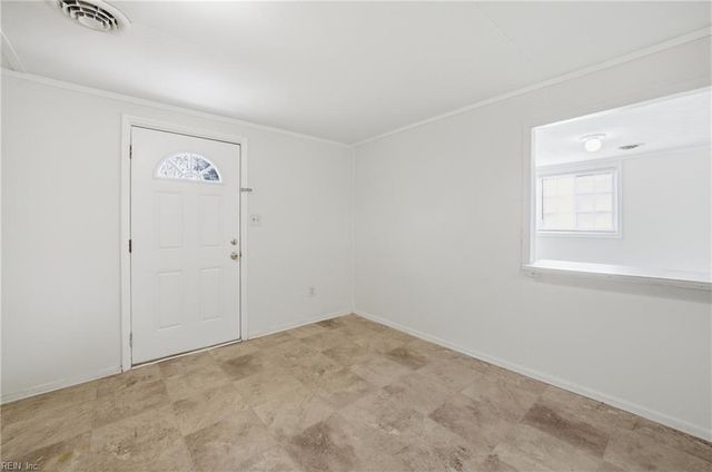 1924 Zinzer RD, Hampton, VA 23663