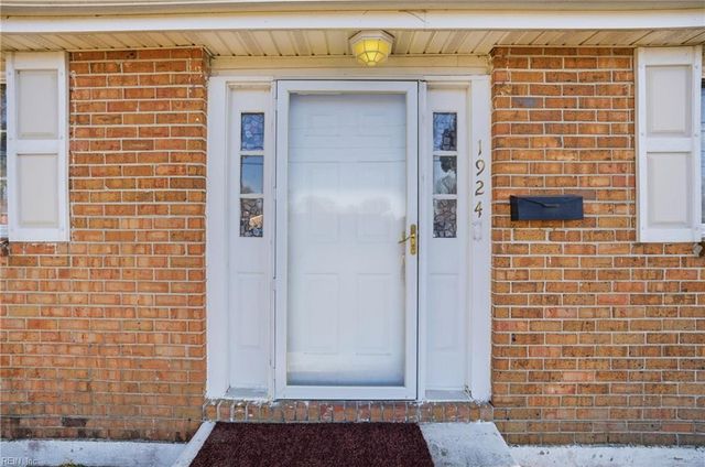 1924 Zinzer RD, Hampton, VA 23663