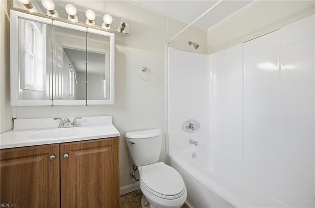 1924 Zinzer RD, Hampton, VA 23663