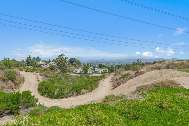 6011 E Montefino, Anaheim, CA 92807