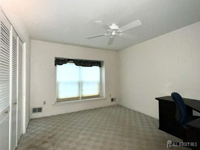 123 Winchester Way, Franklin, NJ 08873