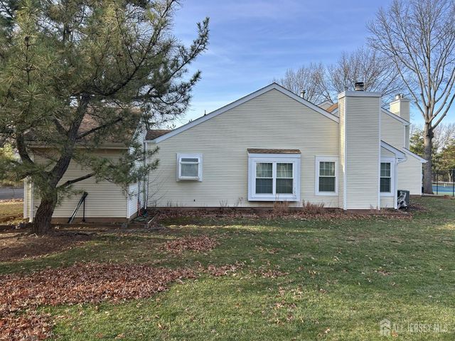 123 Winchester Way, Franklin, NJ 08873