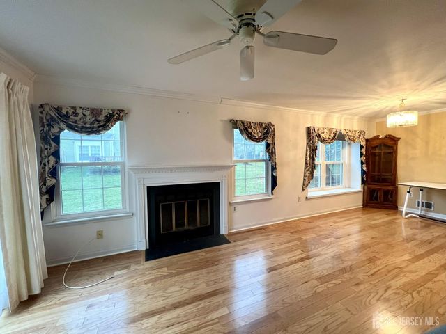 123 Winchester Way, Franklin, NJ 08873