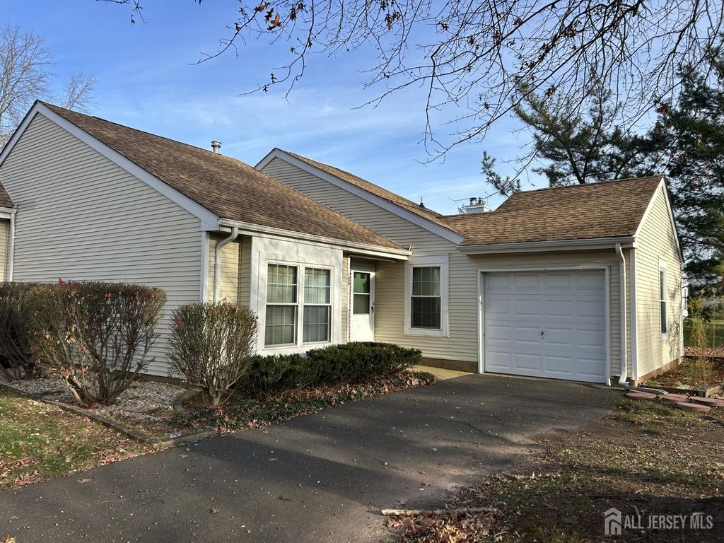 123 Winchester Way, Franklin, NJ 08873