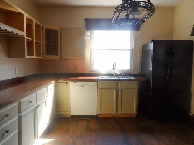 508 N Evergreen Avenue, Chanute, KS 66720