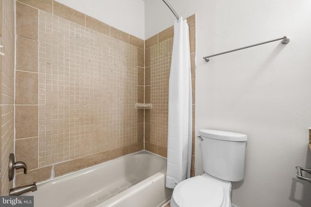 2822 FREDERICK AVE, Baltimore, MD 21223