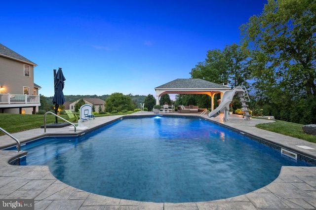 54 GLEN OLEY DR, Reading, PA 19606
