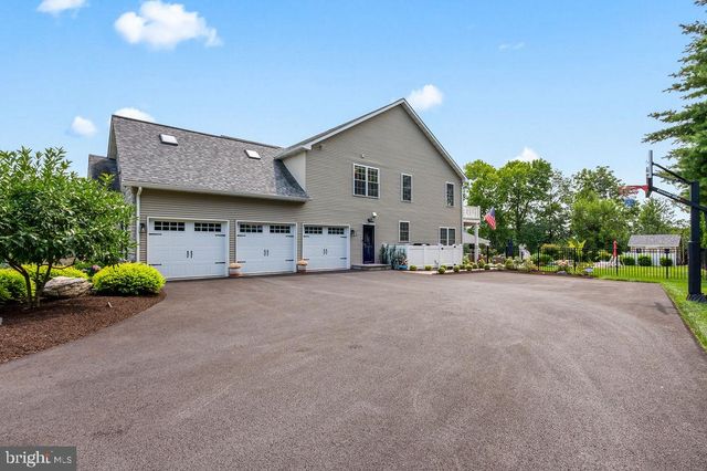 54 GLEN OLEY DR, Reading, PA 19606