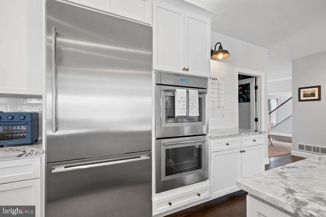 54 GLEN OLEY DR, Reading, PA 19606