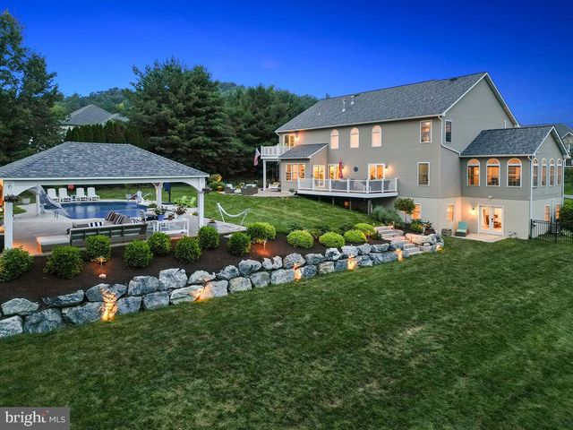 54 GLEN OLEY DR, Reading, PA 19606