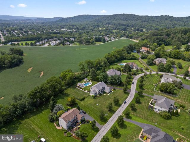54 GLEN OLEY DR, Reading, PA 19606
