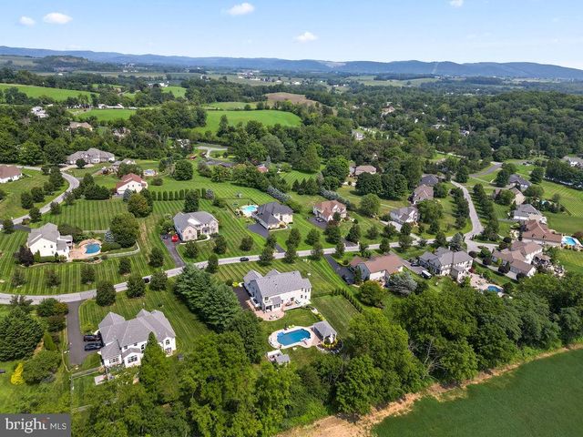 54 GLEN OLEY DR, Reading, PA 19606
