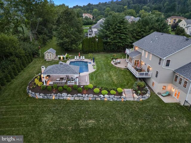54 GLEN OLEY DR, Reading, PA 19606