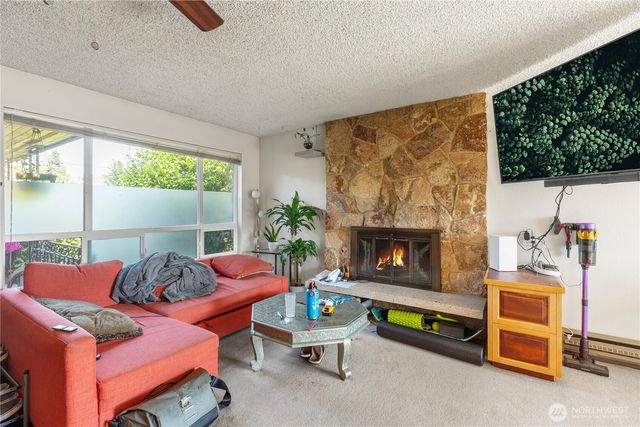 827 NW 62nd Street, Seattle, WA 98107