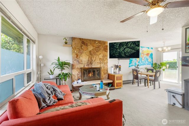 827 NW 62nd Street, Seattle, WA 98107