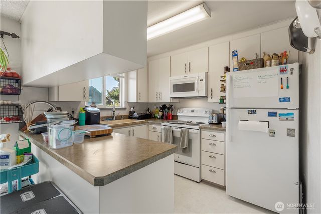 827 NW 62nd Street, Seattle, WA 98107