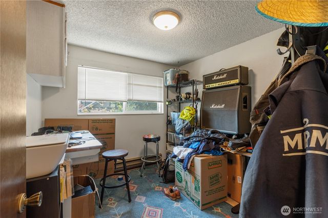 827 NW 62nd Street, Seattle, WA 98107
