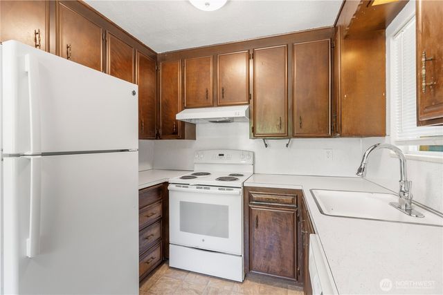 827 NW 62nd Street, Seattle, WA 98107