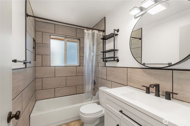 827 NW 62nd Street, Seattle, WA 98107