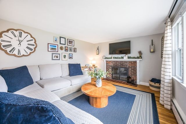 4 Subway Avenue, Chelmsford, MA 01824