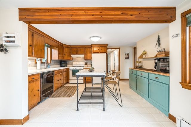 4 Subway Avenue, Chelmsford, MA 01824